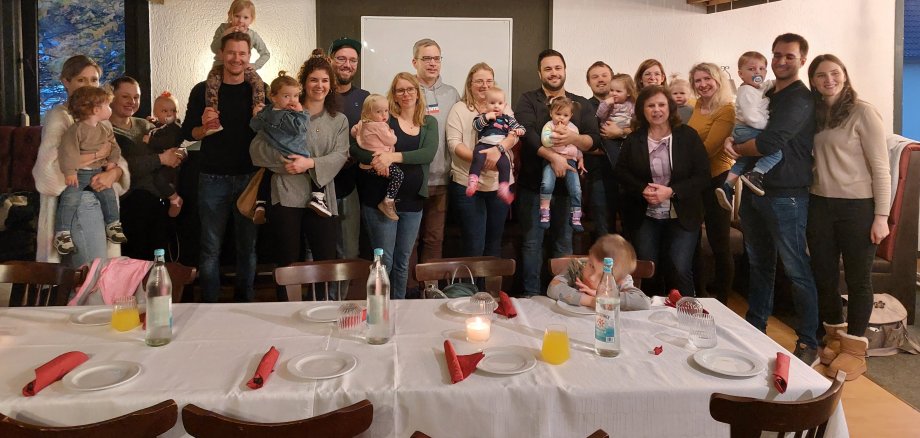 Die Begrüßungsrunde mit der Bürgermeisterin Carmen Diedenhoven