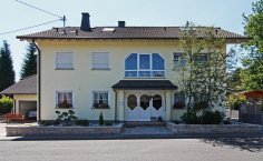 Ferienwohung Frink Frontansicht des Hauses, in der sich die Ferienwohnung befindet